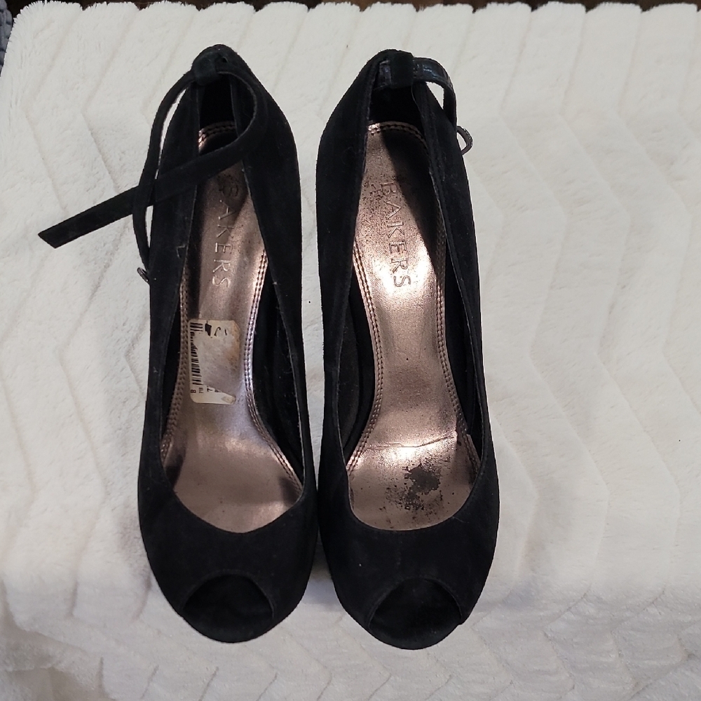 Bakers Black Heels with High Thin Heel and Peep Toe